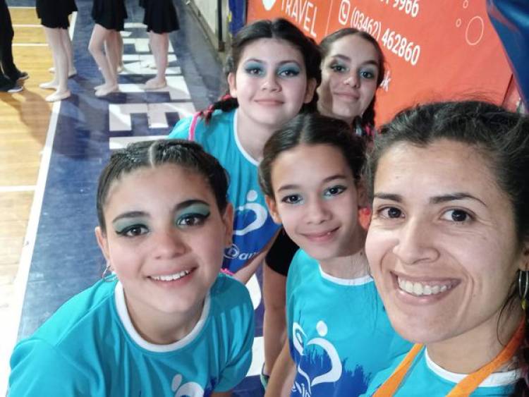 GRAN PARTICIPACION DE LA ESCUELA MUNICIPAL DE DANZA