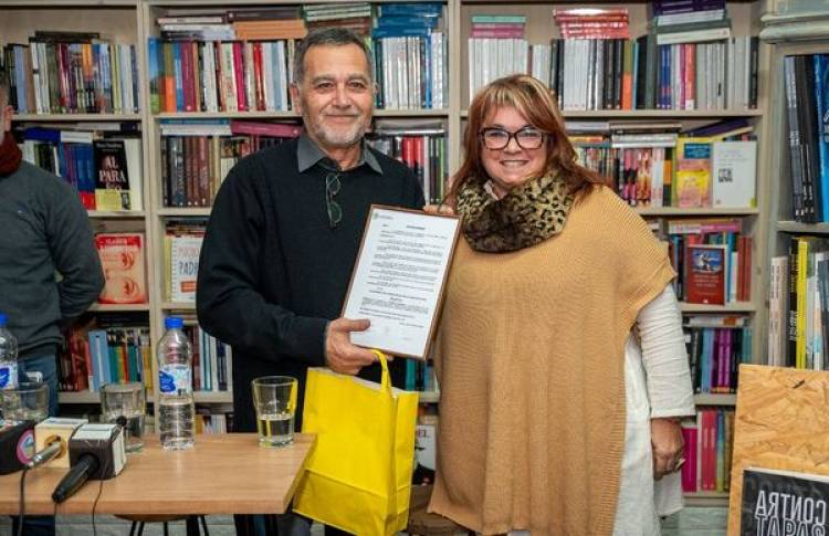 PRESENTACION DE "CONTRATAPAS"