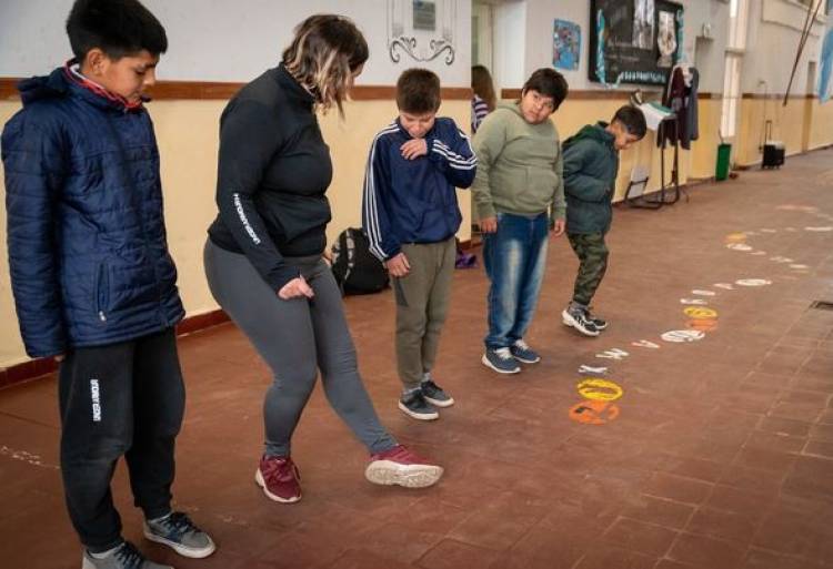 CLASES DE FOLKLORE (27/6)