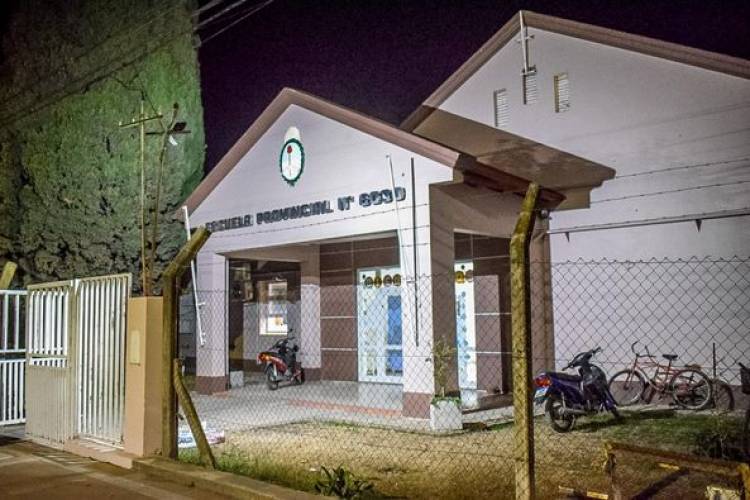 SENADOR LISANDRO ENRICO ESTA EN WHEELWRIGHT ESCUELAS PARA ADULTOS