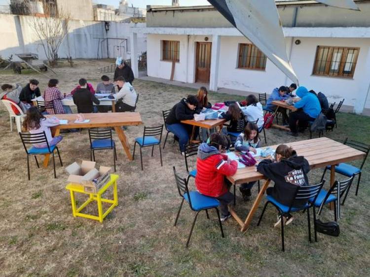 ACTIVIDAD EN CENTRO CULTURAL DE RUFINO (20/7)