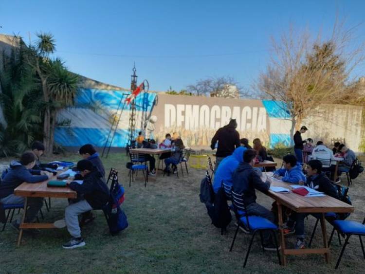 ACTIVIDAD EN CENTRO CULTURAL DE RUFINO (20/7)