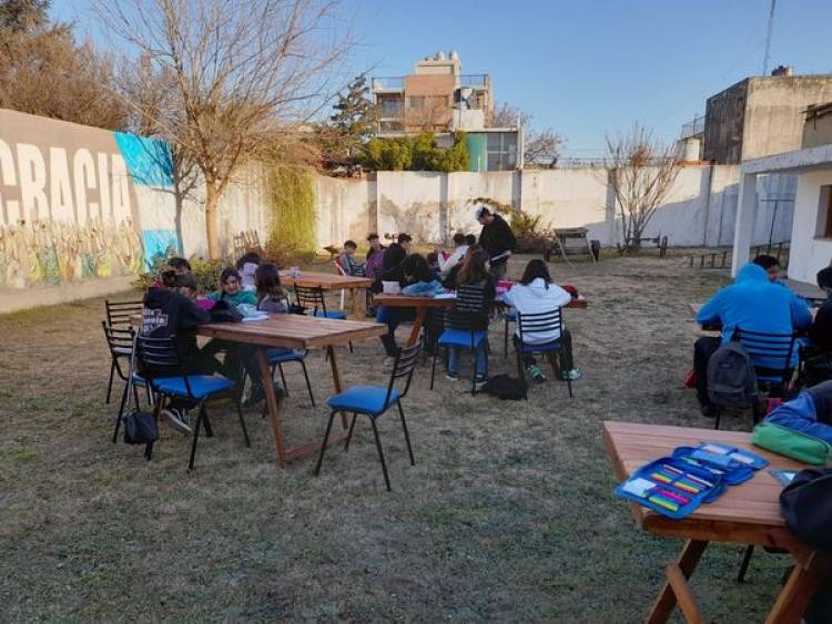 ACTIVIDAD EN CENTRO CULTURAL DE RUFINO (20/7)