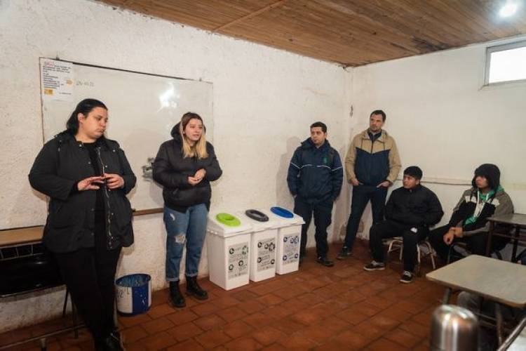 SEGUIMOS CON LAS CHARLAS SOBRE MEDIOAMBIENTE