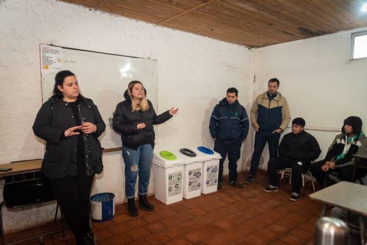 SEGUIMOS CON LAS CHARLAS SOBRE MEDIOAMBIENTE