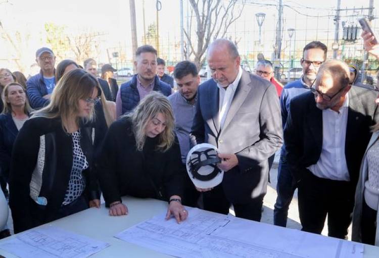 GOBERNADOR OMAR PEROTTI EN FIRMAT