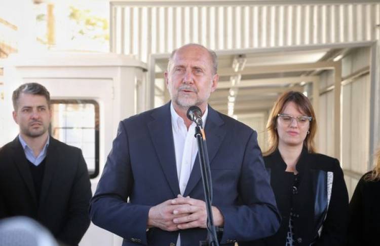 GOBERNADOR OMAR PEROTTI EN FIRMAT