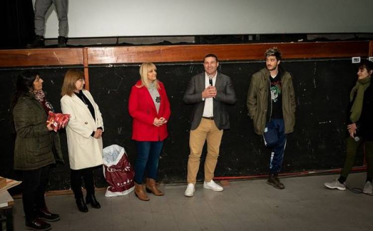 INTENDENTE NATALIO LATANZZI PARTICIPO DEL PROGRAMA "EL CINE ARGENTINO VA A LA ESCUELA"