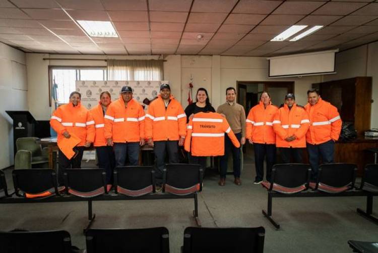 NUEVA ENTREGA DE INDUMENTARIA