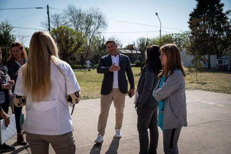 INTENDE NATALIO LATTANZI HIZO ENTREGA DE FFE A DISTINTAS INSTITUCIONES