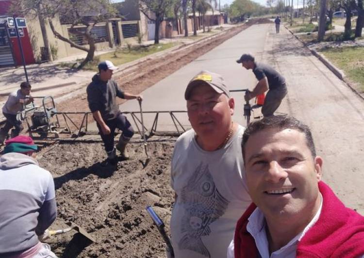 PAVIMENTANDO GARAY E/ ITALIA Y BOULEVARD SAN MARTIN