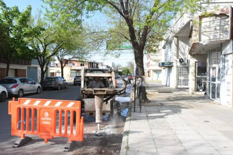 AREA DE SERVICIOS PUBLICOS Y MANTENIMIENTO REALIZANDO REFACCIONES