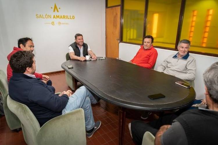 REUNION POR BROTE DE ANEMIA INFECCIOSA EQUINA