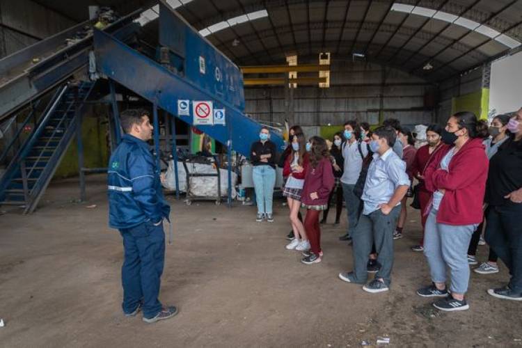 VISITA A LA PLANTA DE RECICLADO