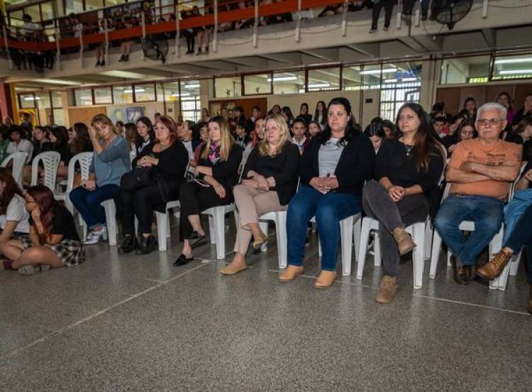 MUESTRA  INTERACTIVA DE ALUMNOS COLEGIO SUPERIOR N| 50