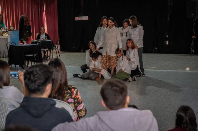 MUESTRA  INTERACTIVA DE ALUMNOS COLEGIO SUPERIOR N| 50