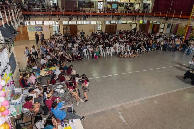 MUESTRA  INTERACTIVA DE ALUMNOS COLEGIO SUPERIOR N| 50