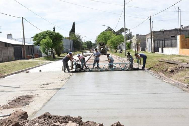 UNA CUADRA MAS DE PAVIMENTO