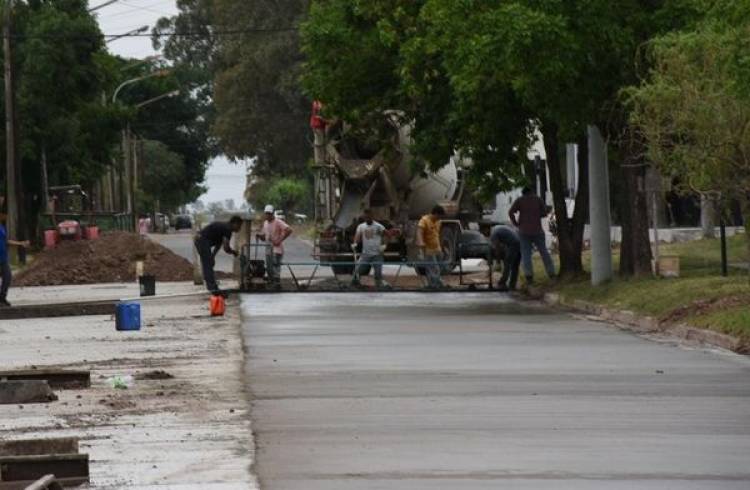 UNA CUADRA MAS DE PAVIMENTO