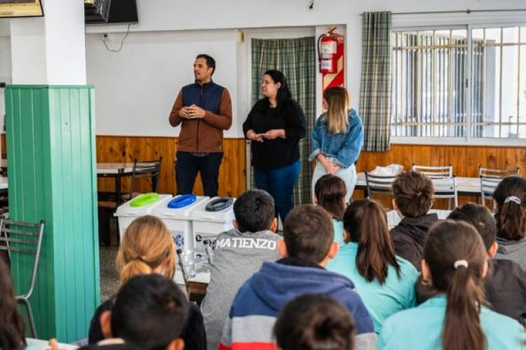 SEGUIMOS CON LAS CHARLAS SOBRE MEDIO AMBIENTE
