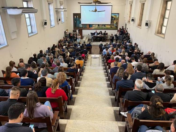 "LA EDUCACION DEBE SER SIEMPRE UNA PRIORIDAD"