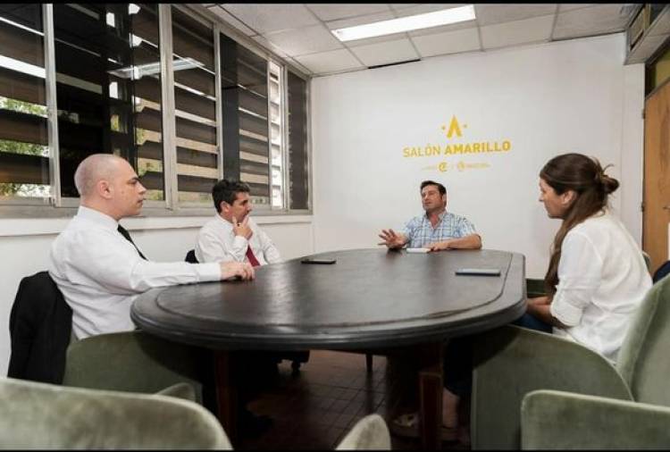 EXITO. CHARLA CINE HISPANO ADICCIONES Y CONSUMOS