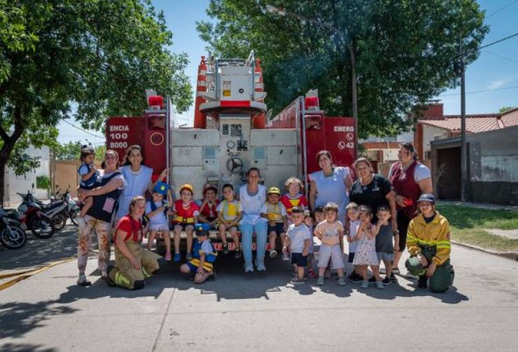 BOMBEROS VOLUNTARIOS EN EL CAF