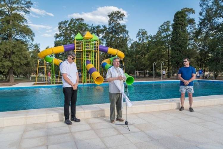 INAUGURANDO LA TEMPORADA DE PILETA 17/12)