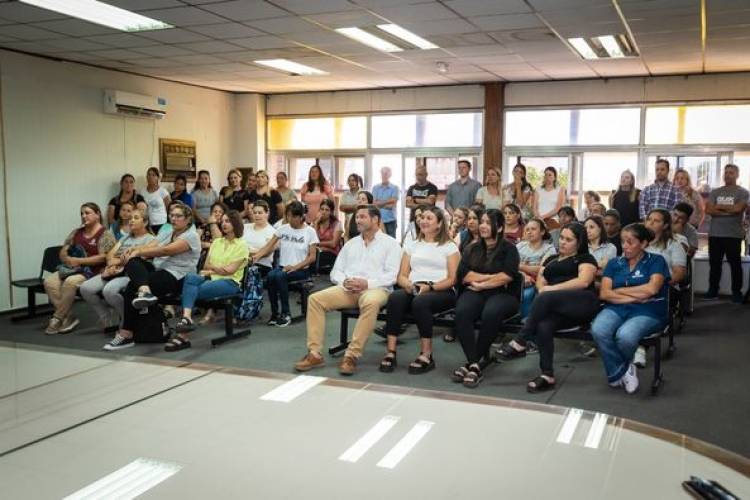 43 EMPLEADAS EFECTIVIZADAS