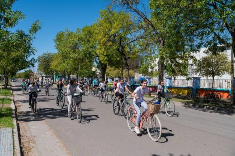 BICICLETEADA Y VISITA A LA PLANTA DE RECICLADO