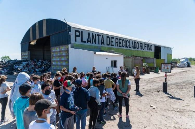 BICICLETEADA Y VISITA A LA PLANTA DE RECICLADO