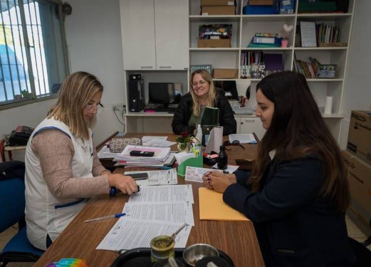 RECORRIDA POR DISTINTAS INSTITUCIONES