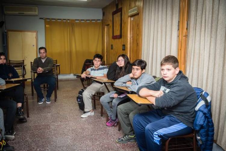 CAPACITACION EN LA ESCUELA DE CADETES