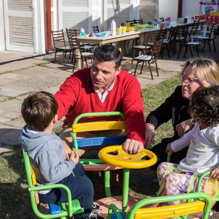 VISITA A LA GUARDERIA "GERMAN MUÑOZ"