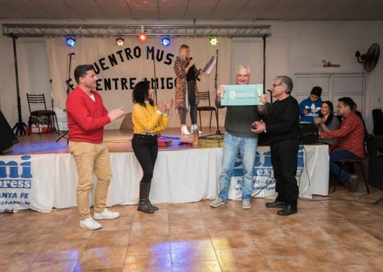 INTENDETE NATALIO LATTANZI EN "CLUB DE ABUELOS"