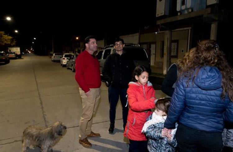 ENCENDIDO DE LUMINARIAS EN BARRIO GRAL. SAN MARTIN