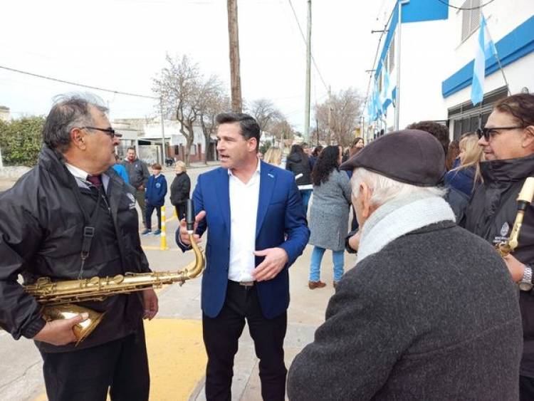 INTENDENTE NATALIO LATTANZI ESTA CON LA BANDA MUNICIPAL