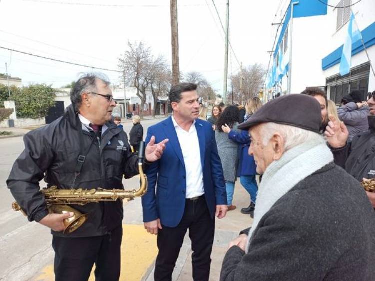 INTENDENTE NATALIO LATTANZI ESTA CON LA BANDA MUNICIPAL