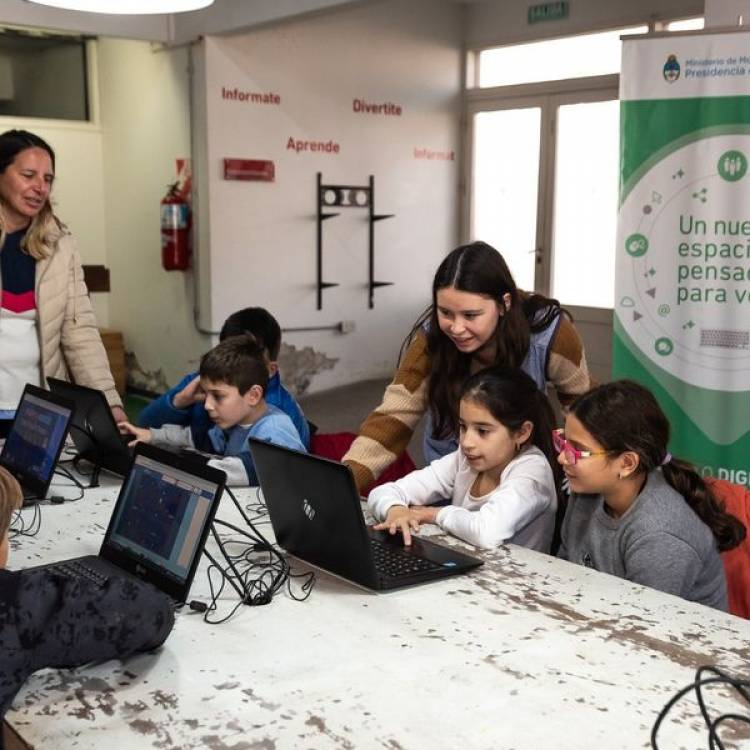 DEL HOGAR DE DIA AL PUNTO DIGITAL