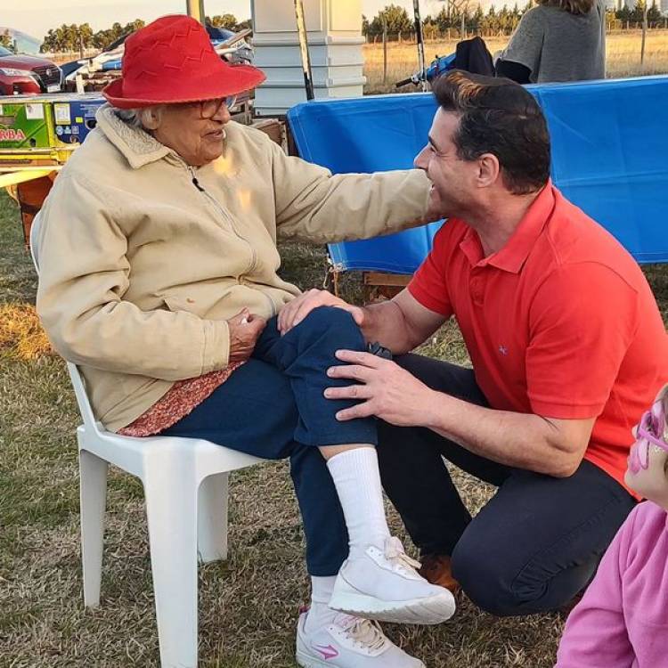 INTENDENTE NATALIO LATTANZI ESTA CON CHOLA...!!!