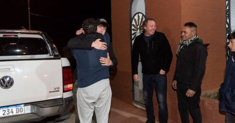 INTENDETE NATALIO LATTANZI RECIBIENDO A FAUSTINO CIFRE