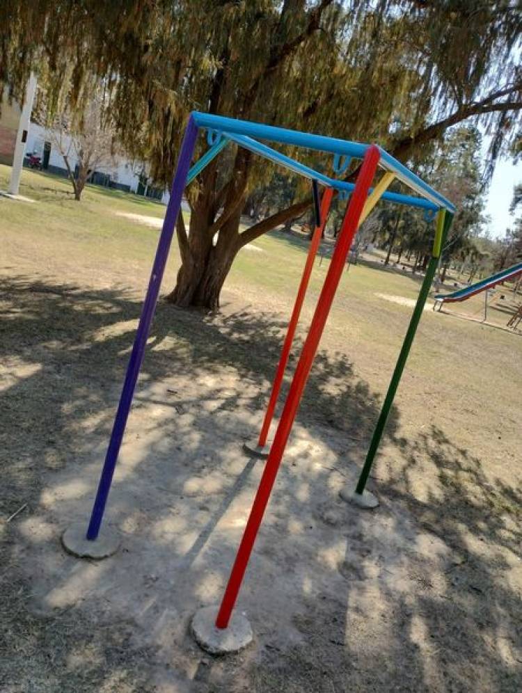 INTENDENTE NATALIO LATTANZI Y LOS JUEGOS ARTESANALES EN EL PARQUE MUNICIPAL