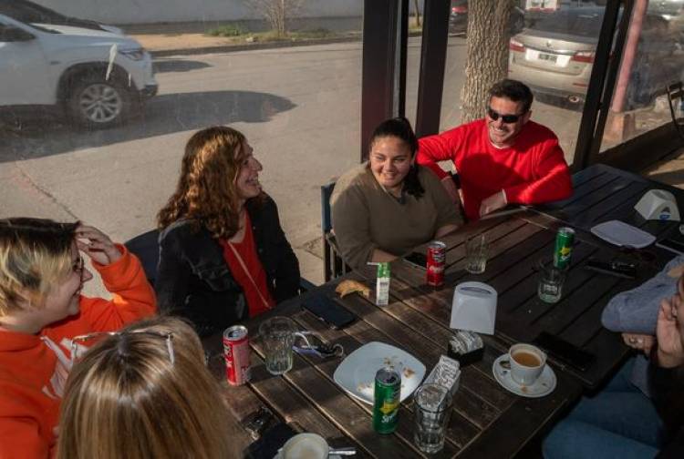 INTENDENTE NATALIO LATTANZI ESTA CON ALUMNOS Y DOCENTES DE LA ONU VENADO TUERO