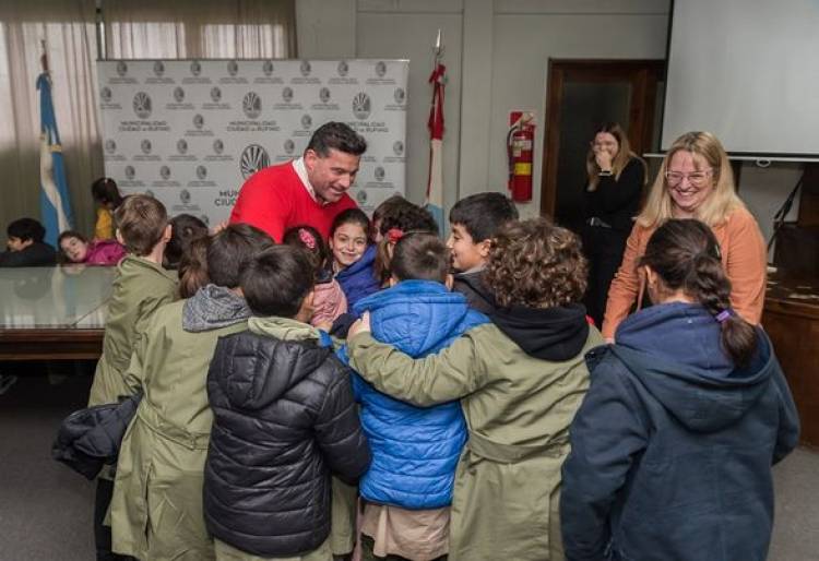 ALUMNOS DE 3° GRADO DE LA ESCUELA N° 6031 VISITARON EL PALACIO MUNICIPAL