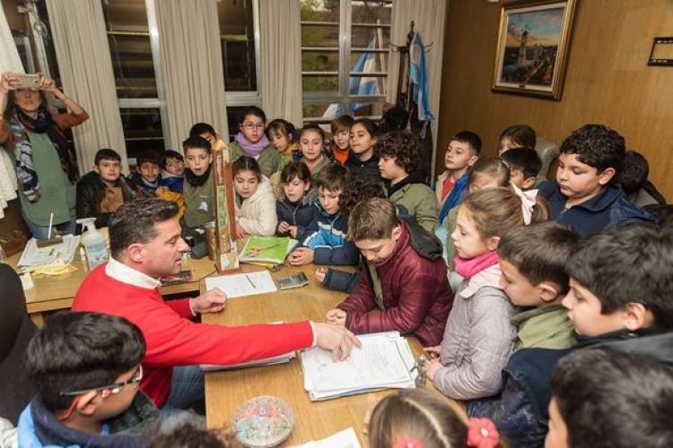 ALUMNOS DE 3° GRADO DE LA ESCUELA N° 6031 VISITARON EL PALACIO MUNICIPAL
