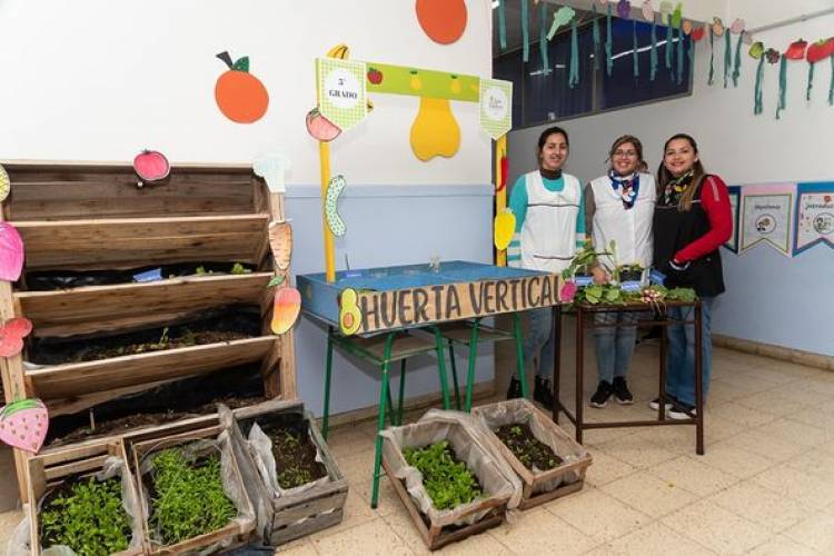 FERIA DE CIENCIAS VISITADA POR MARINA FASANO
