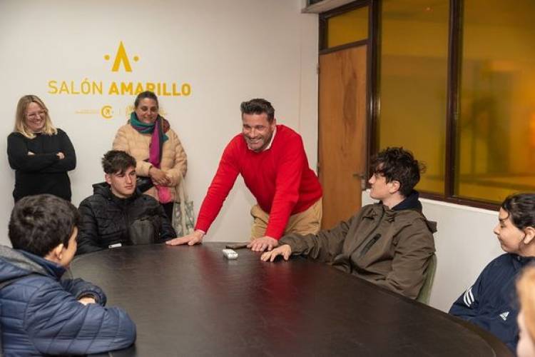 TRAFFIC A DISPOSICION DE ALUMNOS PARA VIAJAR A OLIMPIADAS DE MATEMATICAS EN VENADO TUERTO