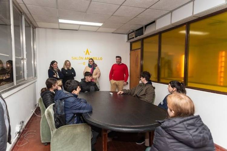 TRAFFIC A DISPOSICION DE ALUMNOS PARA VIAJAR A OLIMPIADAS DE MATEMATICAS EN VENADO TUERTO
