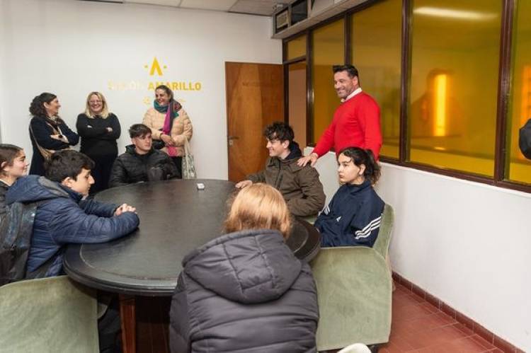 TRAFFIC A DISPOSICION DE ALUMNOS PARA VIAJAR A OLIMPIADAS DE MATEMATICAS EN VENADO TUERTO