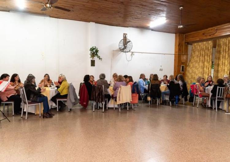 HOMENAJE A DOCENTES JUBILADOS